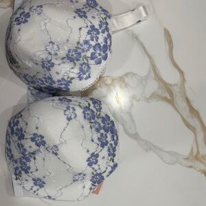 Cacique White and Blue Floral Lace Bra